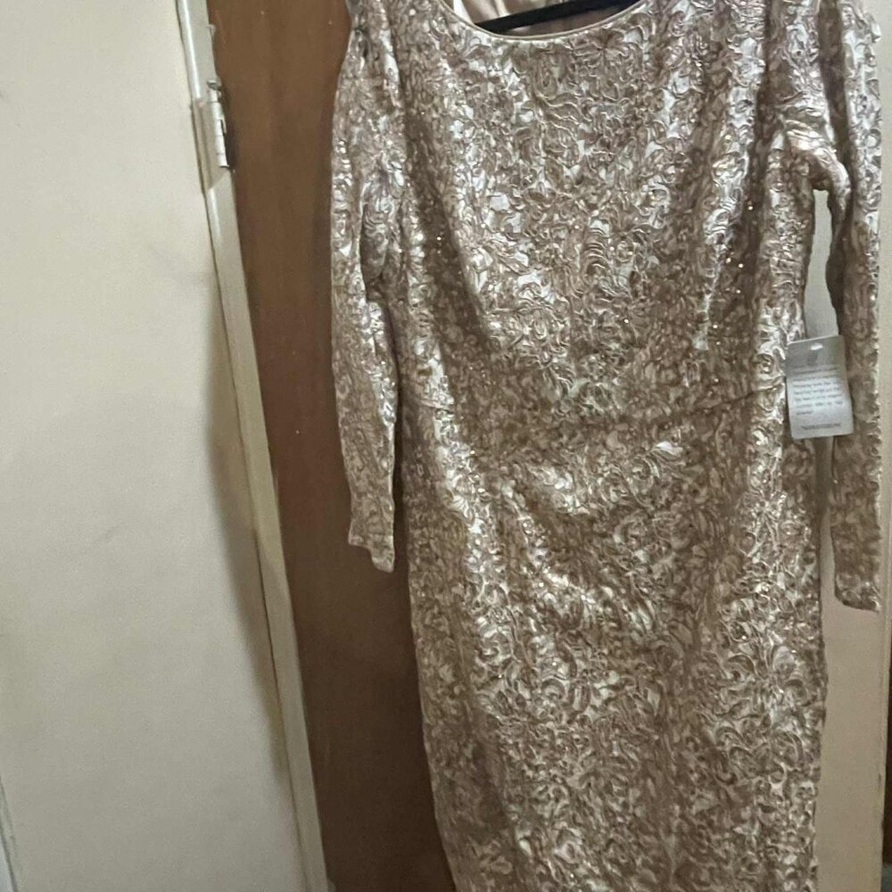 Nordstrom XSCAPE Color Sand/Gold Size 16W Style #4130XW Dress